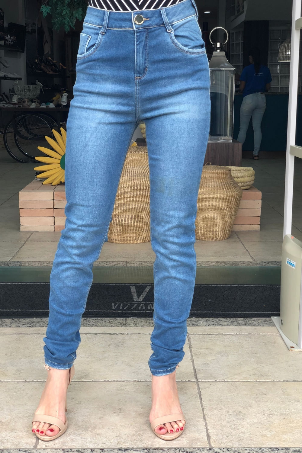 morena rosa calça jeans