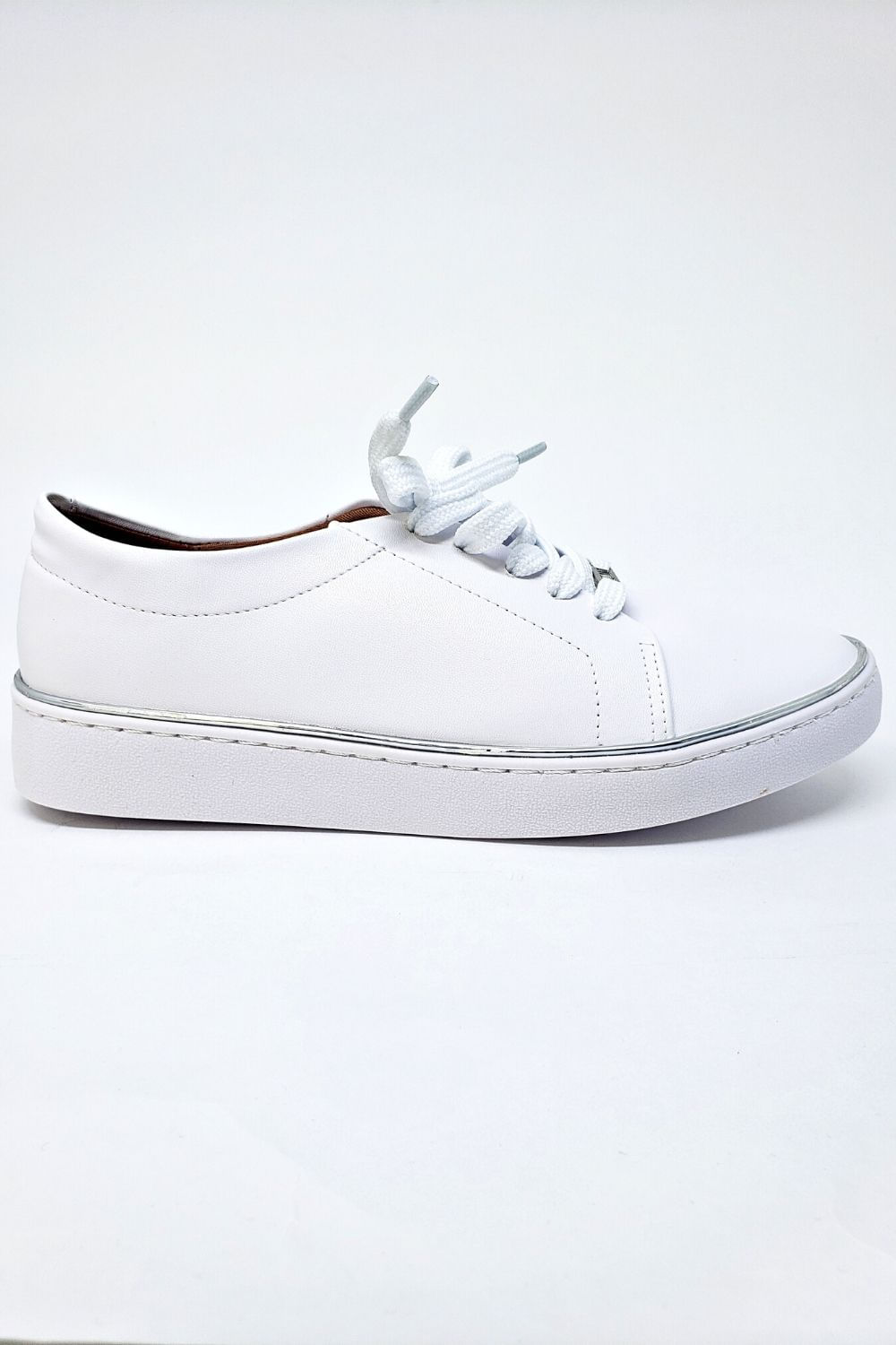 tenis vizzano branco com prata