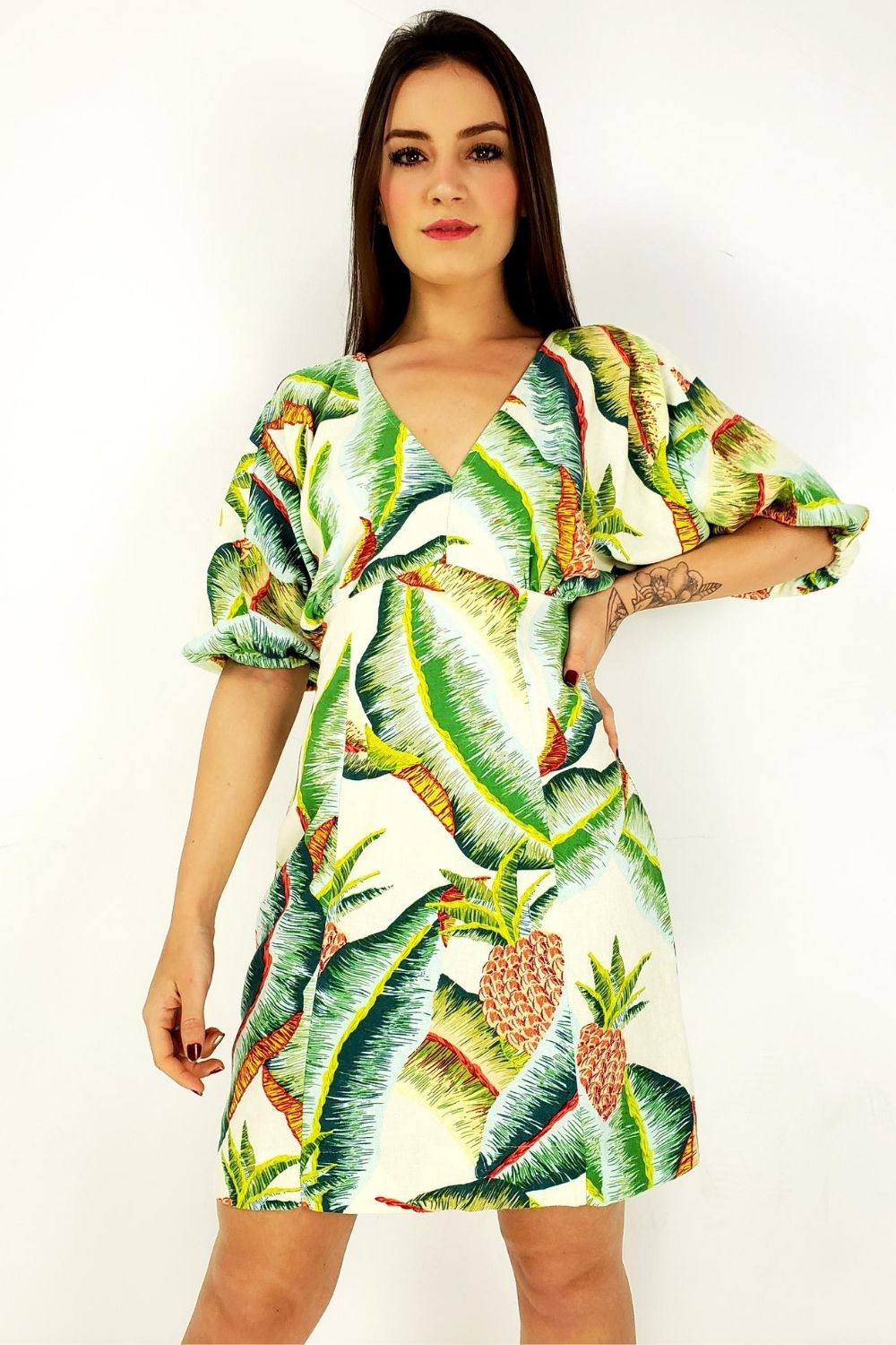 vestido curto tropical