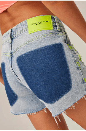 Shorts-jeans-comfort-low-com-estampa-Lanca-Perfumere