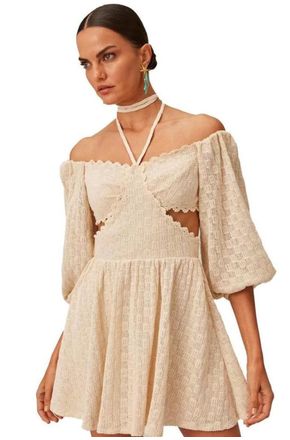 Vestido-Curto-Com-Cut-Off-Lanca-Perfume-2