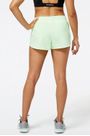 Short-Fem-New-Balance-Accelerate-4