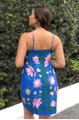 Vestido-curto-lenco-florido-Farm-chn