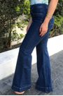 Calca-jeans-flare-bainha-larga-Farm2