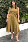 Vestido-recortes-ajustado-verde-olivia-Animale1