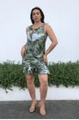 Vestido-Descolado-Floresta-Lanca-Perfume3