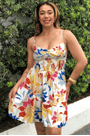 Vestido-curto-floral-majestoso-Farm---1