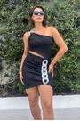 Vestido curto ombro único Lança Pefume