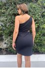 Vestido curto ombro único Lança Pefume