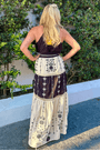 vestido-bordado-tapete-de-arara-farm-3.png