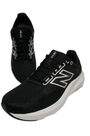 Tênis preto e branco New Balance