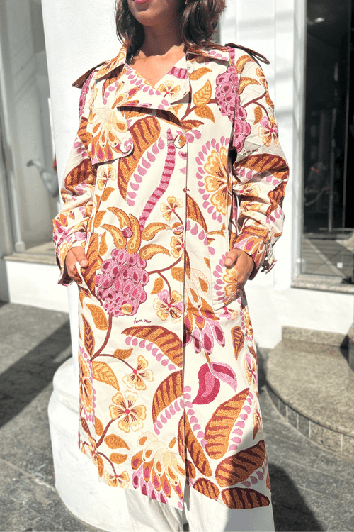 Trench-Coat-Estampado-Brasil-Artesanal-Farm.png