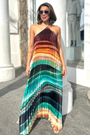 Vestido-Plissado-Estampado-Turmalina-Farm.jpg