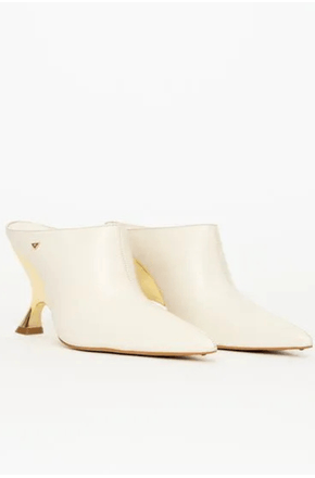 Ankle-Boot-Couro-Com-Salto-Metalizado-Lanca-Perfume