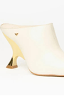 Ankle-Boot-Couro-Com-Salto-Metalizado-Lanca-Perfume-2