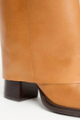 Bota-Couro-Com-Capa-E-Salto-Bloco-Lanca-Perfume-3