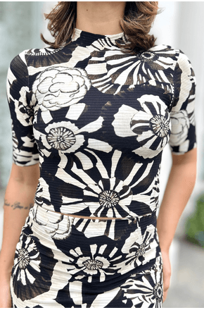 Blusa-cropped-flora-Farm1